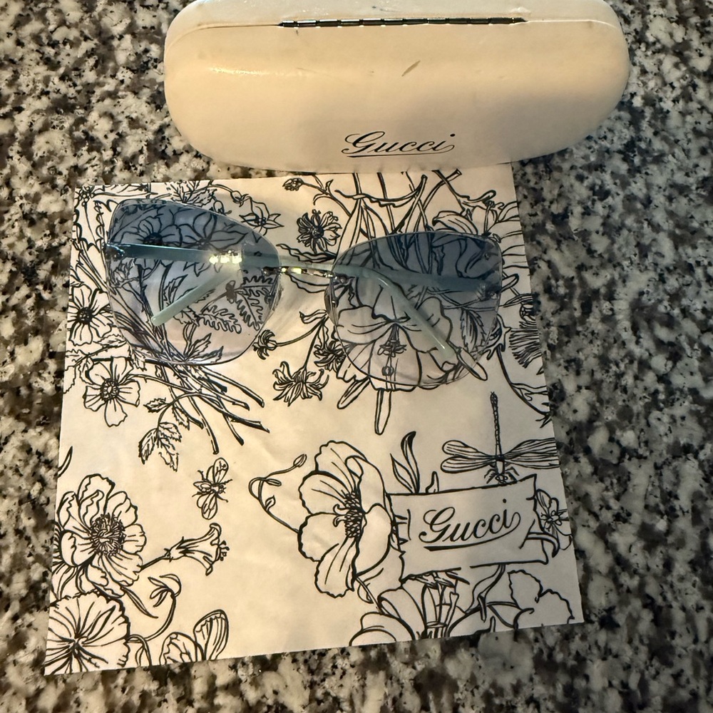 Gucci Stylish Blue-Tinted Sunglasses